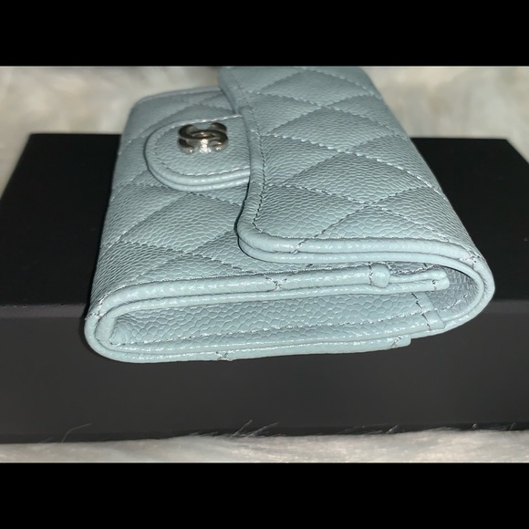 ❌❌SOLD elsewhere❌❌Chanel classic flap card holder - Picture 4 of 13